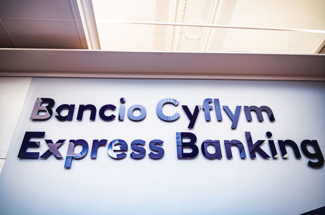 Llun o bancio cyflym